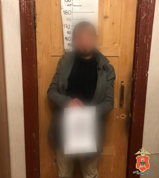 В Лихославле полицейские задержали подозреваемых в сбыте наркотика